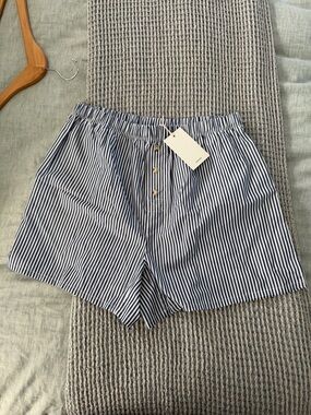Donni Women’s Blue & White Striped Elastic Waist Shorts